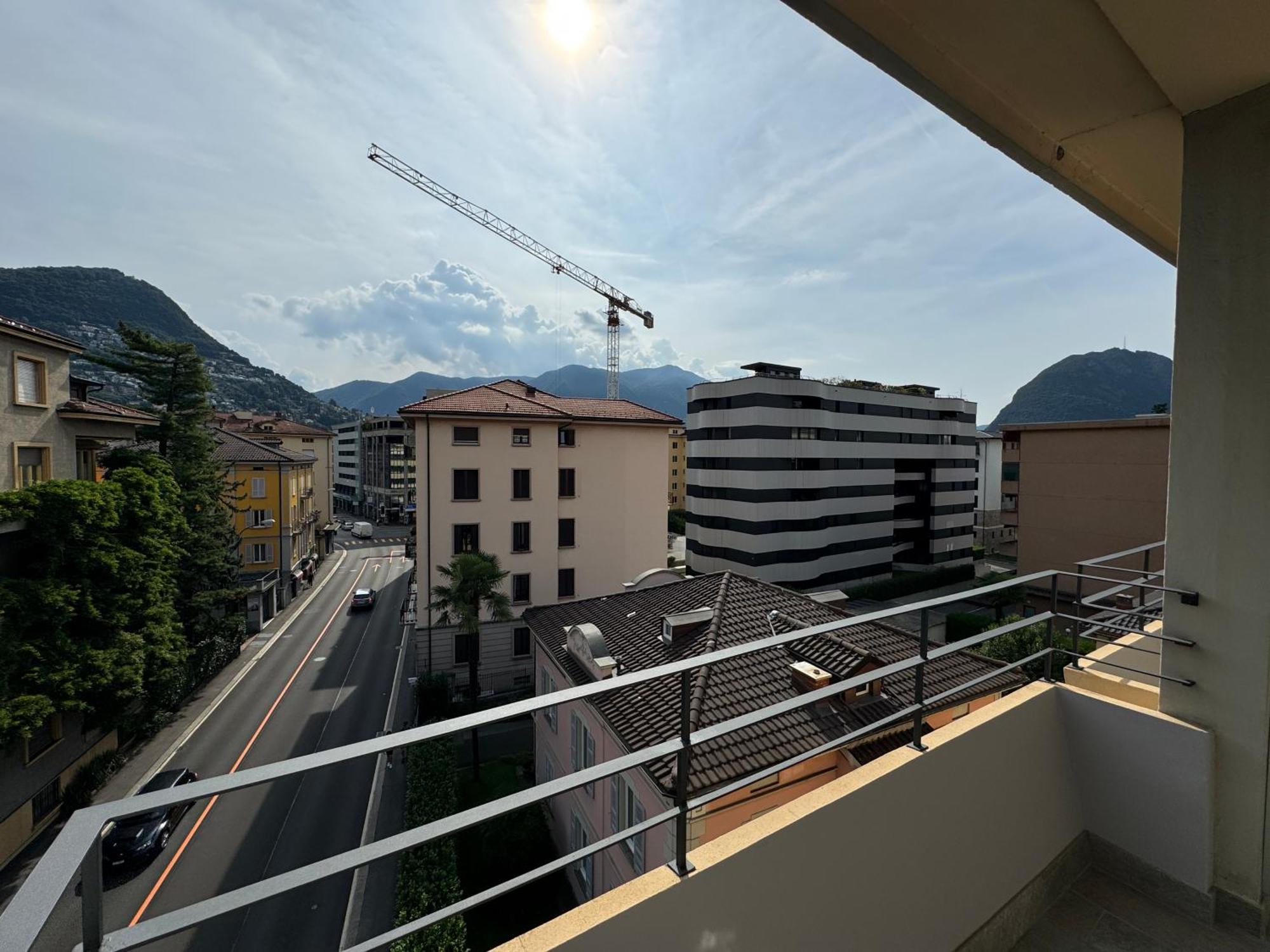 Deluxe Central Apartment - Free Parking Lugano Bagian luar foto