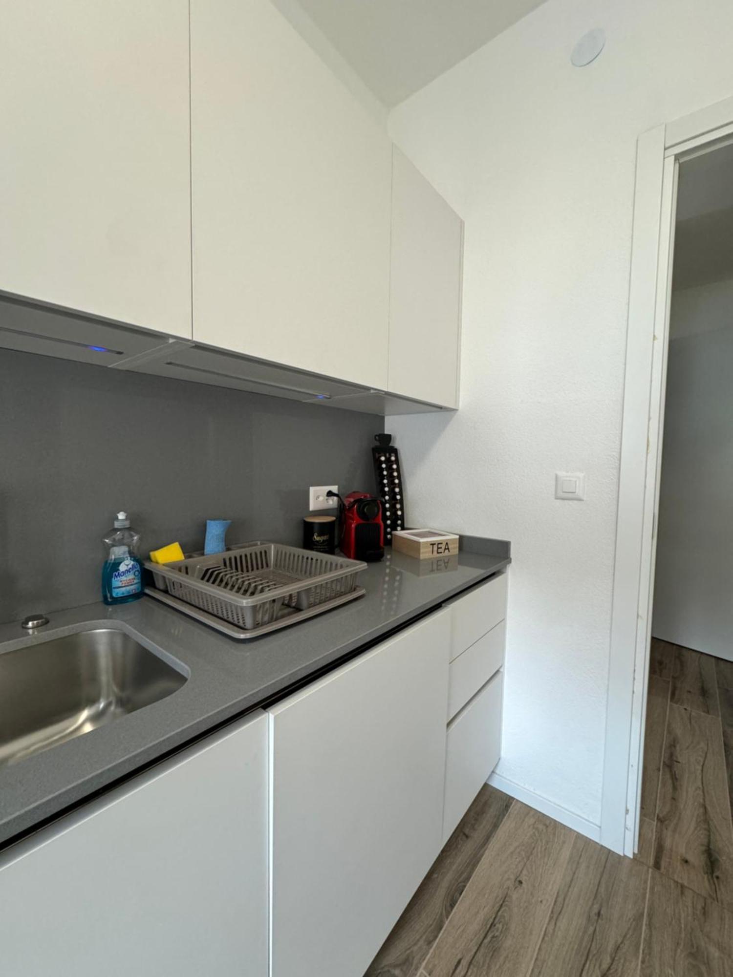 Deluxe Central Apartment - Free Parking Lugano Bagian luar foto